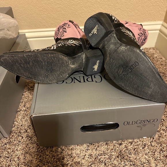 Old Gringo Pink and Black Skull Embroidered Boots - Picture 2 of 4